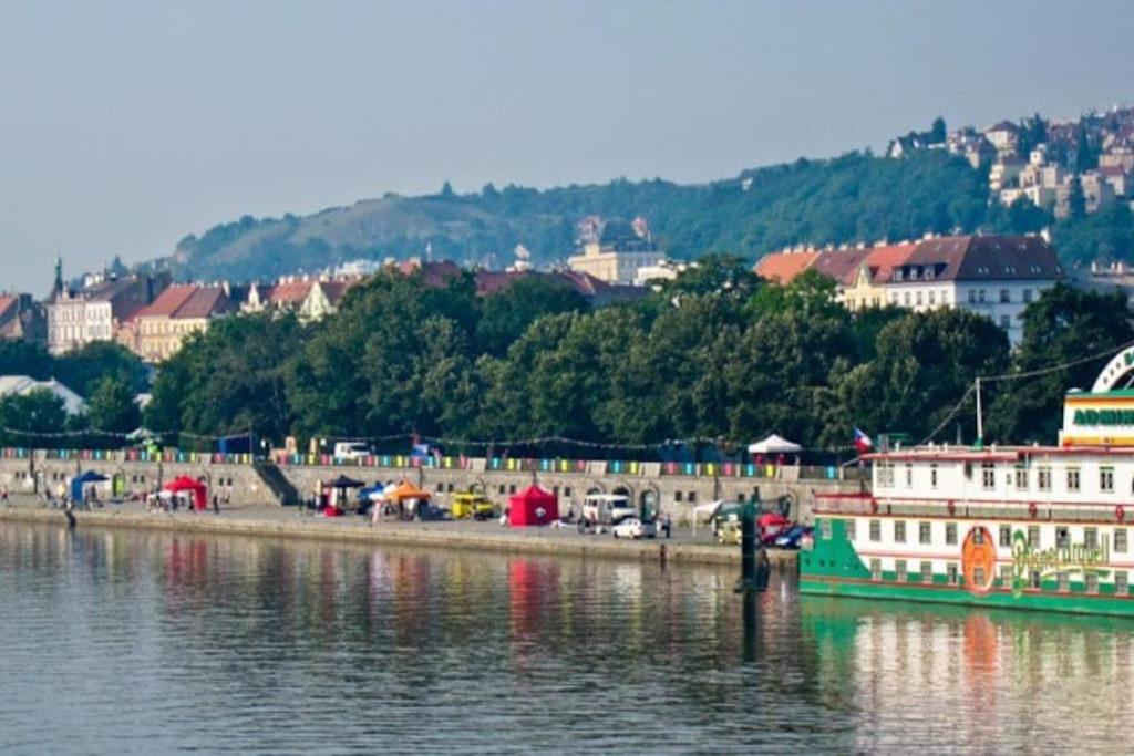 Dream City Прага Екстериор снимка